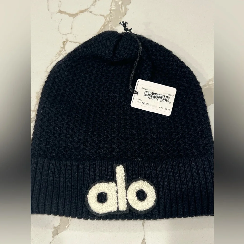 NWT ALO  Knit Hat - Picture 5 of 5